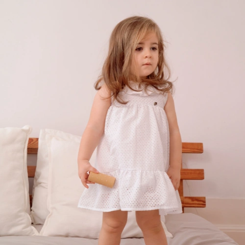 VESTIDO EM BORDADO INGLÊS